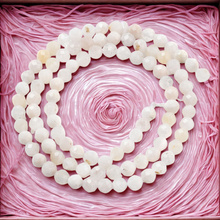 Kamień księżycowy tęczowy moonstone rainbow - kamień intuicji, kobiecości i harmonii - kula fasetowana 4 mm