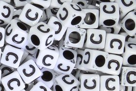 Alfabetyczne Koraliki Akrylowe Kostka Zestaw Kostki Literki "C" 6x6mm ~10g ~64szt