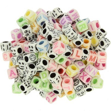 Koraliki Akrylowe Kostka Zestaw Kostki Literki Cyferki Emotki Mix 6x6mm 30szt